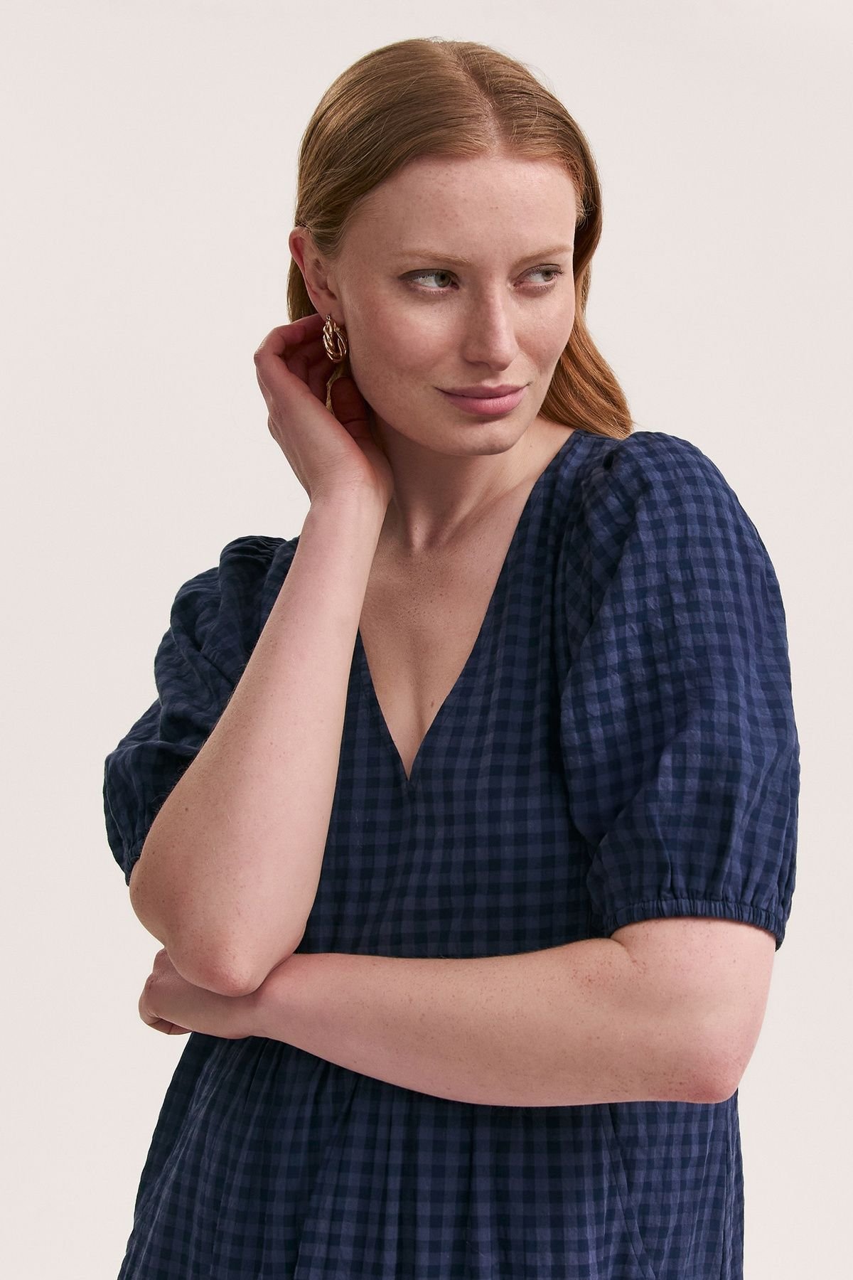 Finery London Finery London Women's Gingham Seersucker Midi Dress in Dark Navy - 4