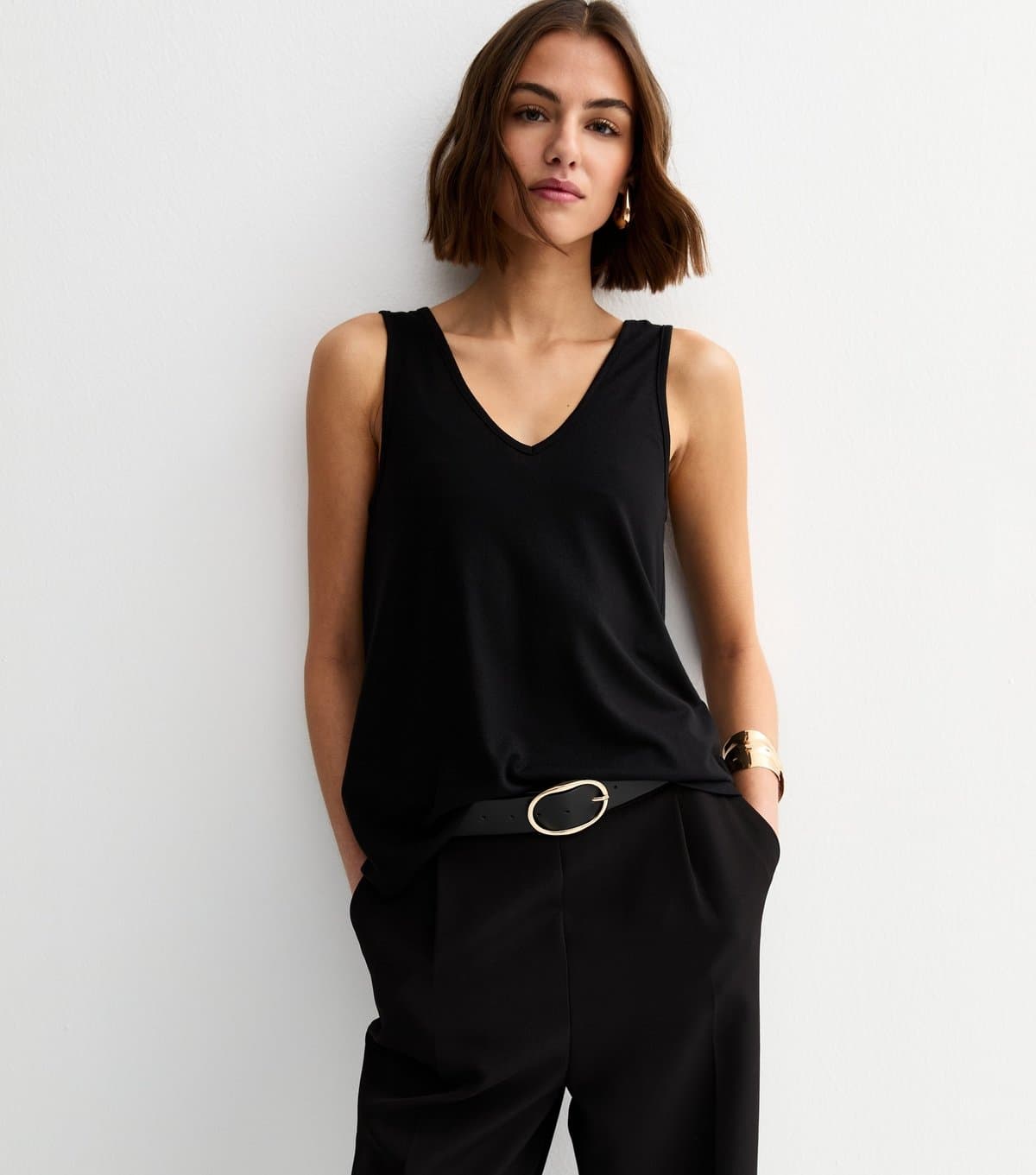 New Look Women's Black Relaxed V Neck Tank Top New Look