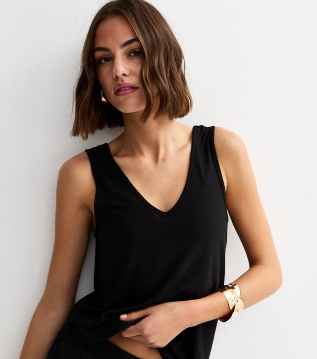 New Look Women's Black Relaxed V Neck Tank Top New Look - 2