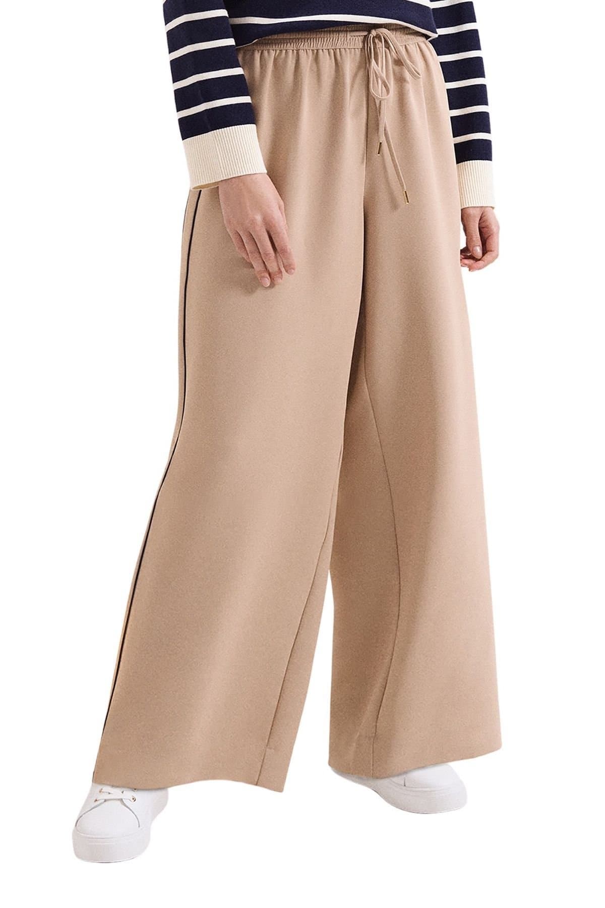 Phase Eight Phase Eight Women's Petite Skye Trousers in Light Tan