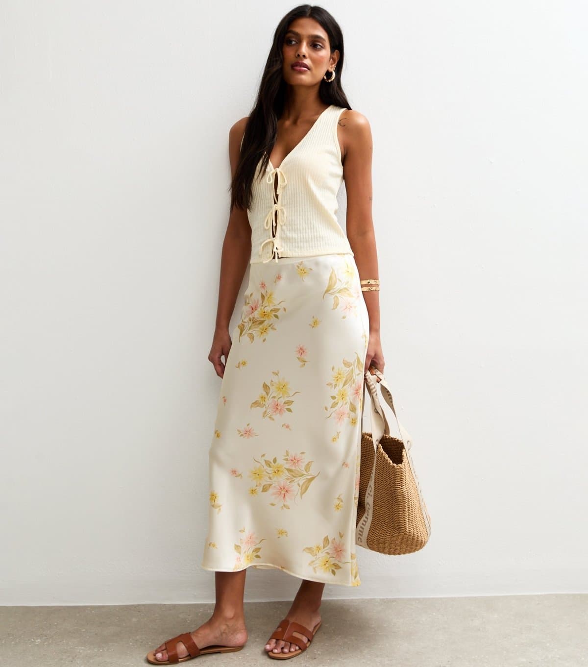 New Look New Look White Daisy Print Satin Midi Skirt