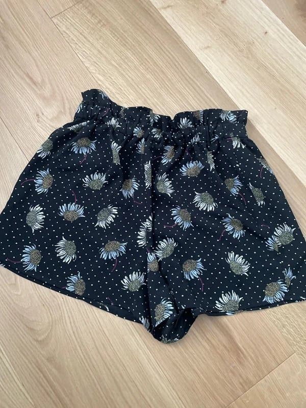 Topshop Black Chiffon Floral Shorts