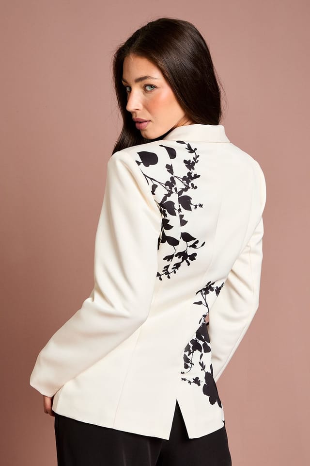 Coast Coast Women's Placement Print Floral Blazer in Mono - 3