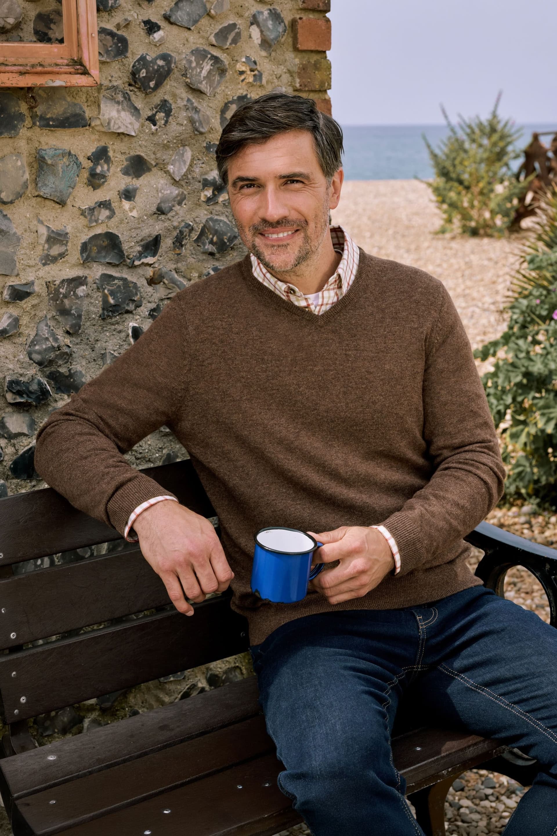 WoolOvers WoolOvers Men's Cashmere & Merino Classic V Neck Knitted Jumper in Brown
