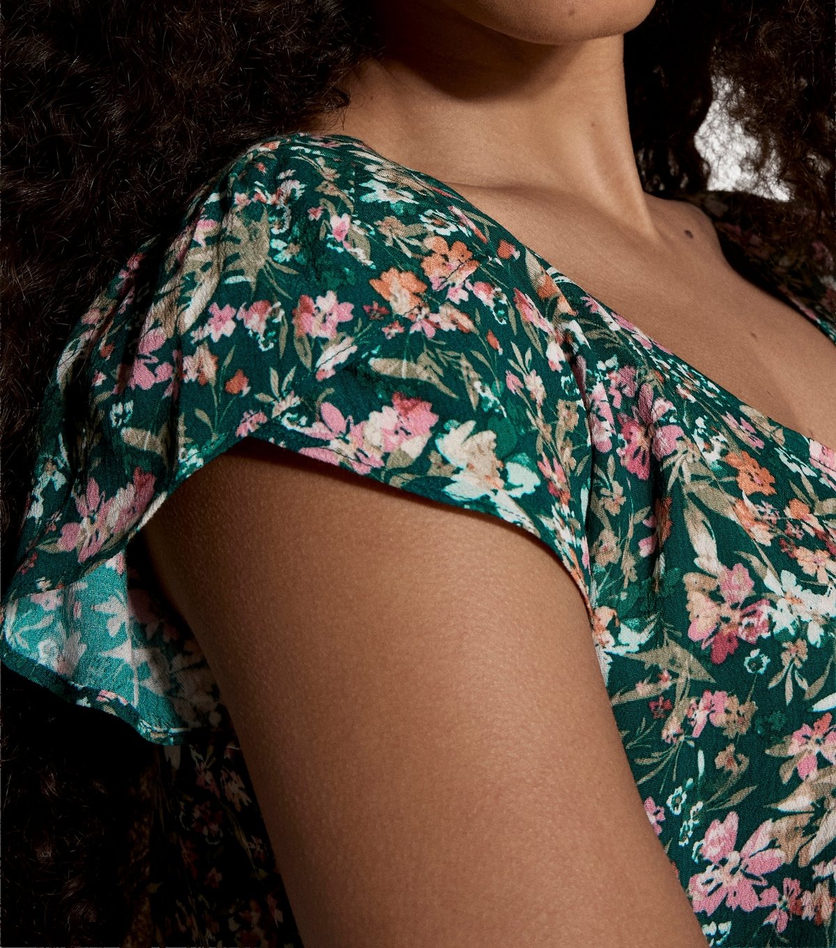 Apricot Women's Green Ditsy Floral Print Top Apricot New Look - 4