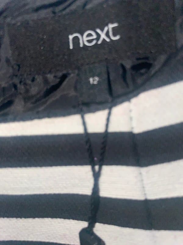 Next BNWT Gorgeous women’s size 12 navy & cream striped dress