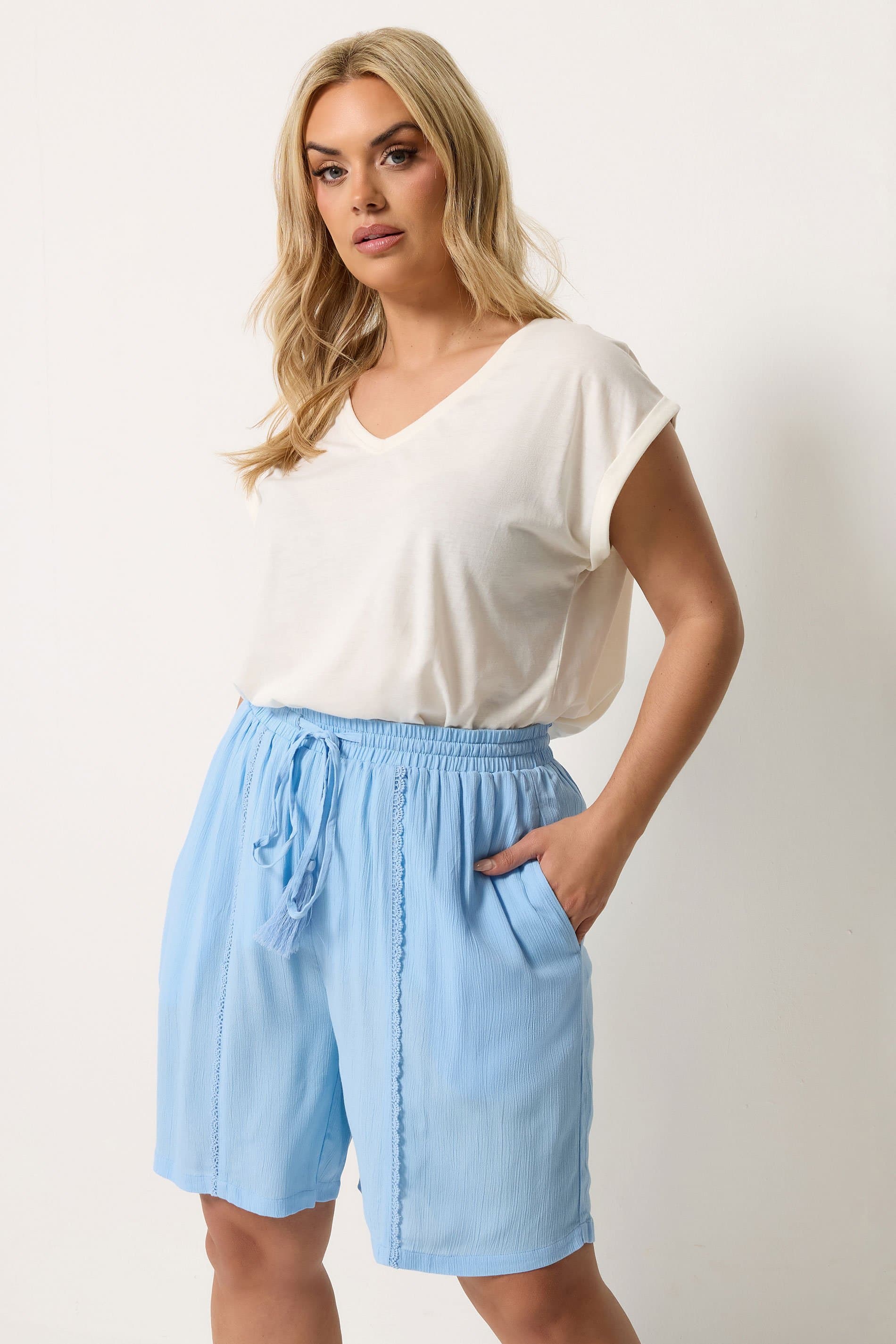 Yours Plus Size Blue Scallop Trim Shorts
