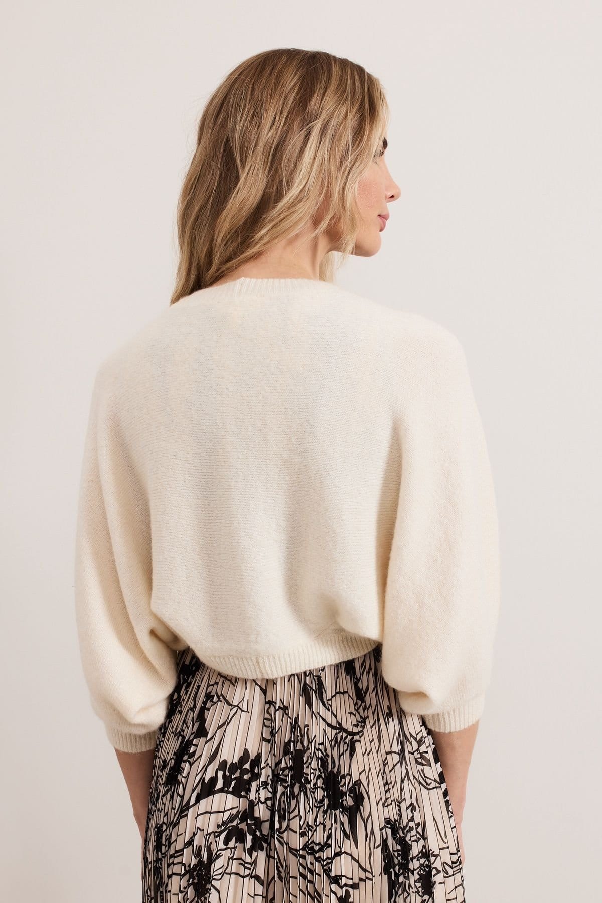Phase Eight Phase Eight Women's Leanne Knitted Shrug in Warm White - 4