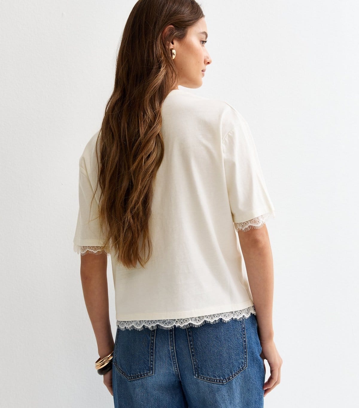 New Look Women's Off White T-Shirt Lace Hem Boxy T-Shirt New Look - 4