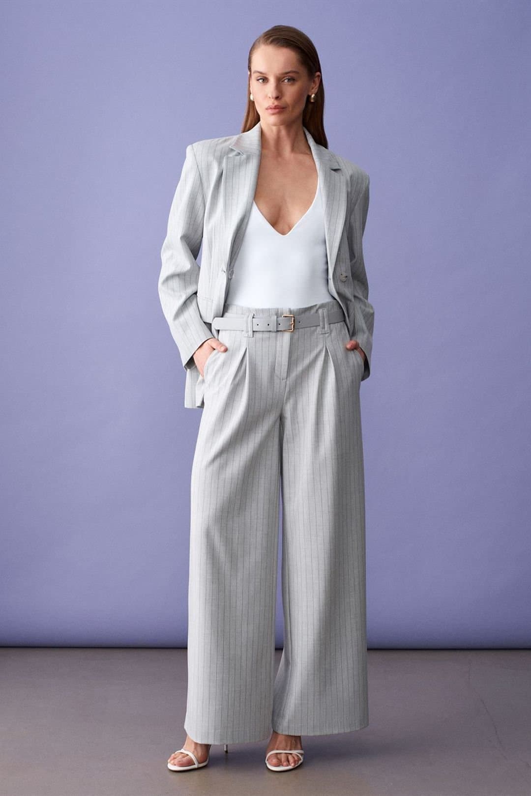 Dilvin Dilvin Women's Striped Wide-Leg Pleated Trousers in Light Grey