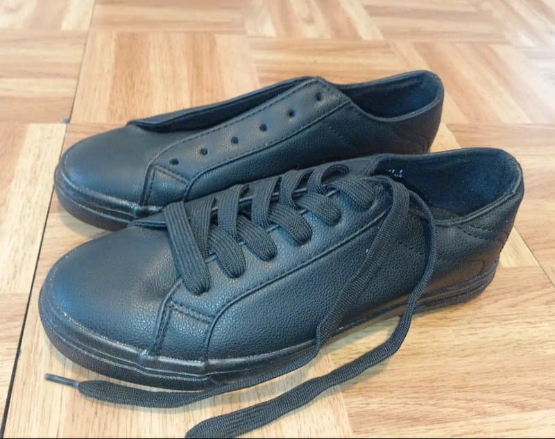 New Look Size 5 black lace up pumps