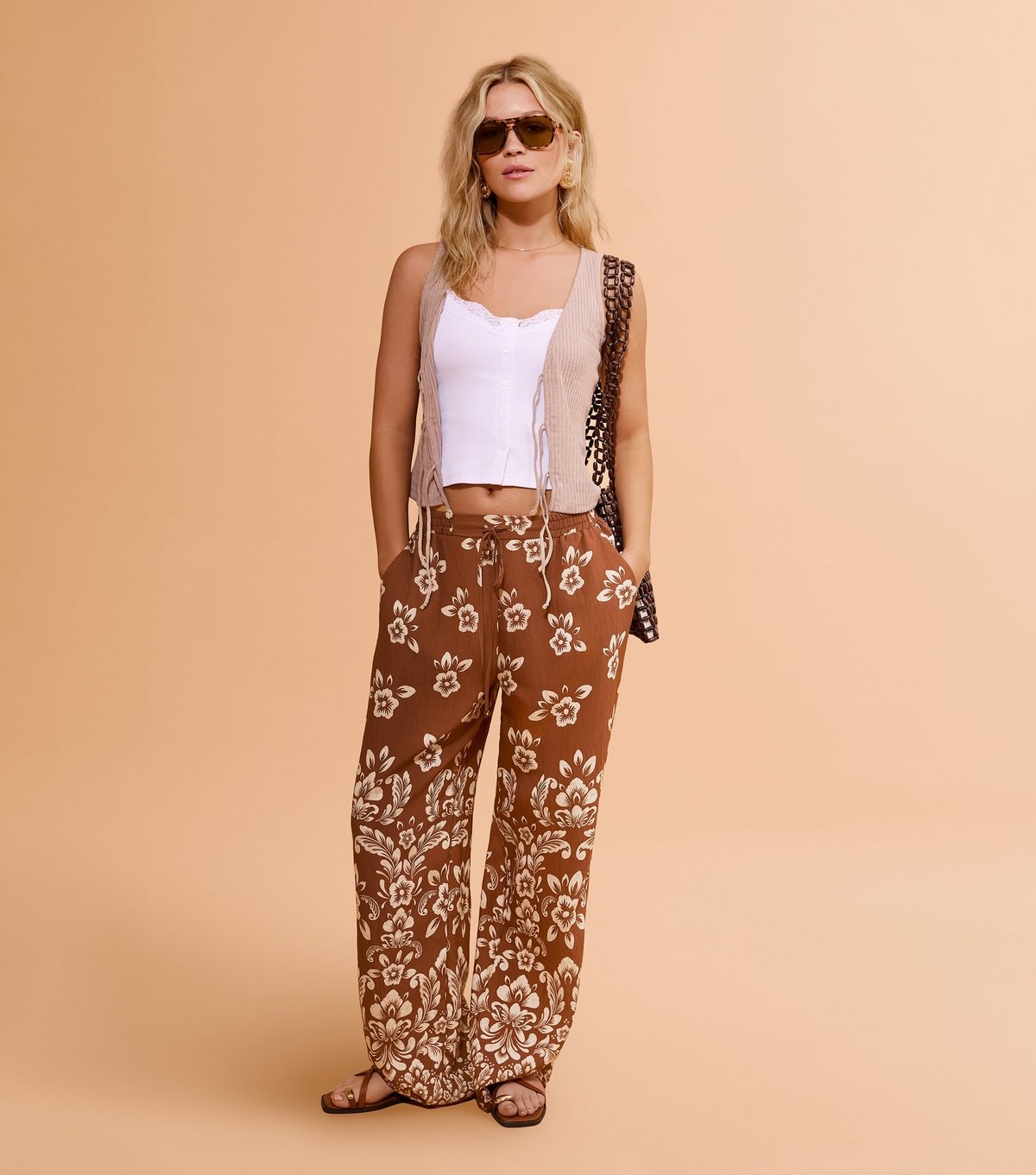 New Look Women's Brown Floral Print Wide Leg Trousers New Look - 2