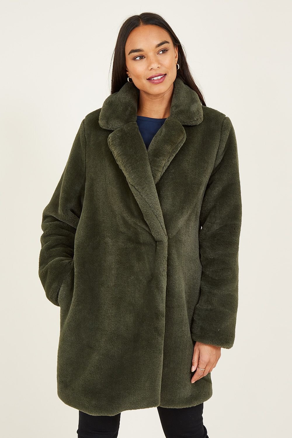 Yumi Yumi Women's Green Faux Fur Coat in Khaki - 2