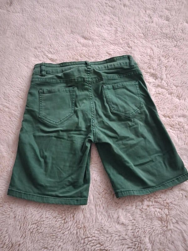 dark green