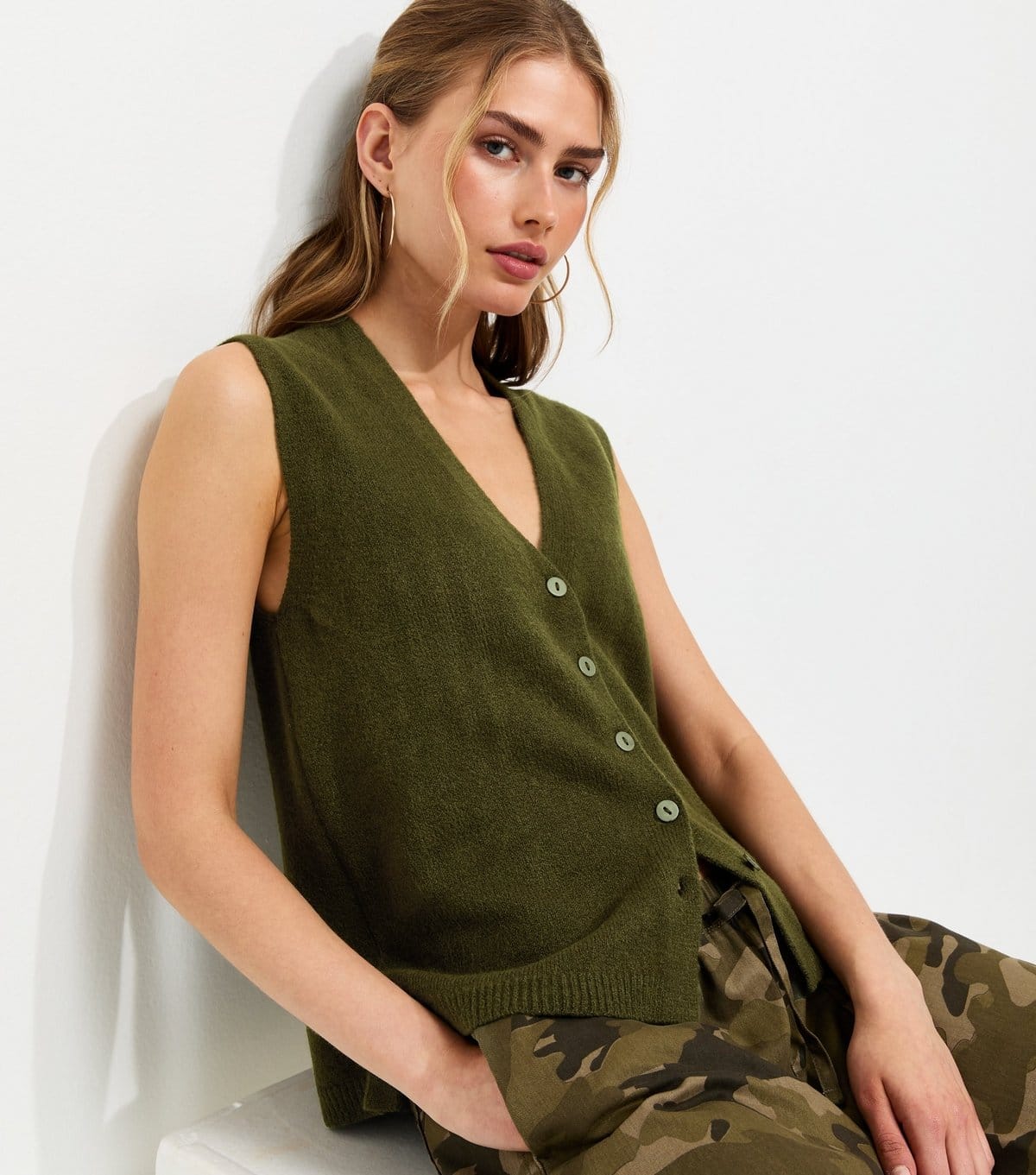 New Look Dark Khaki Knit Button Through V-Neck Waistcoat