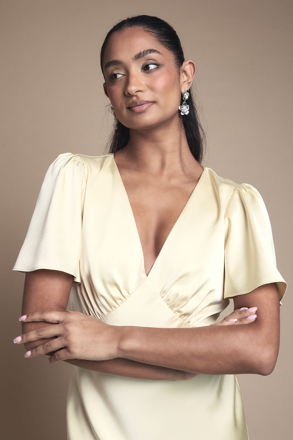 Oasis Oasis Women's Deep V Fluted Sleeve Maxi Bridesmaid Dress in Butter - 4