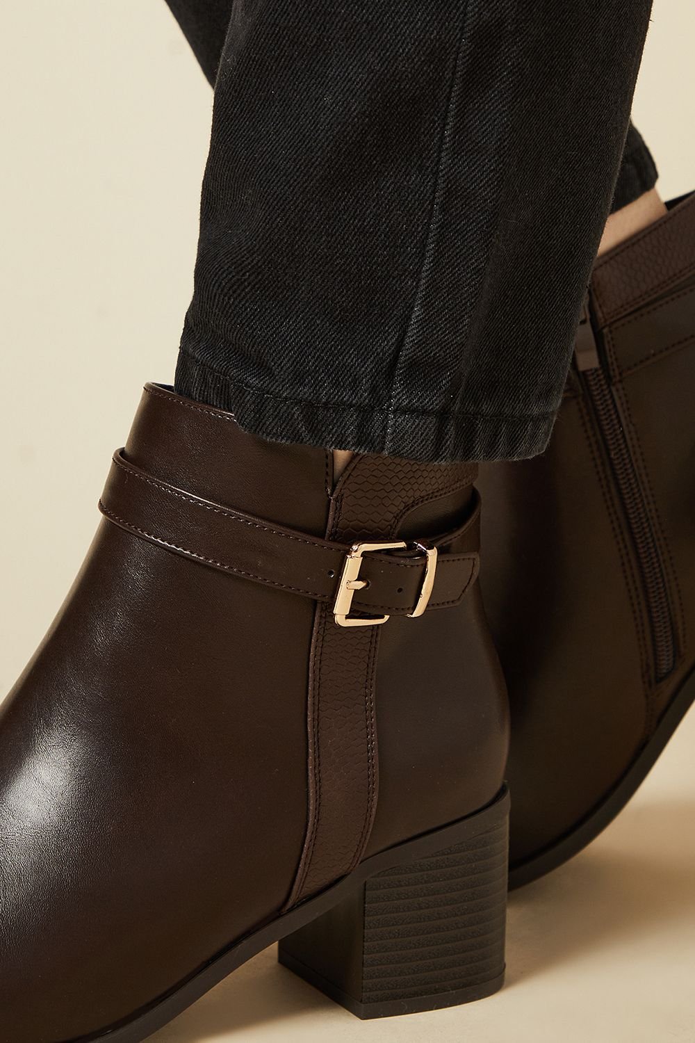 Good For the Sole Good For the Sole Women's : Wide Fit Moira Material Mix Medium Block Heel Ankle Boots in Brown - 4