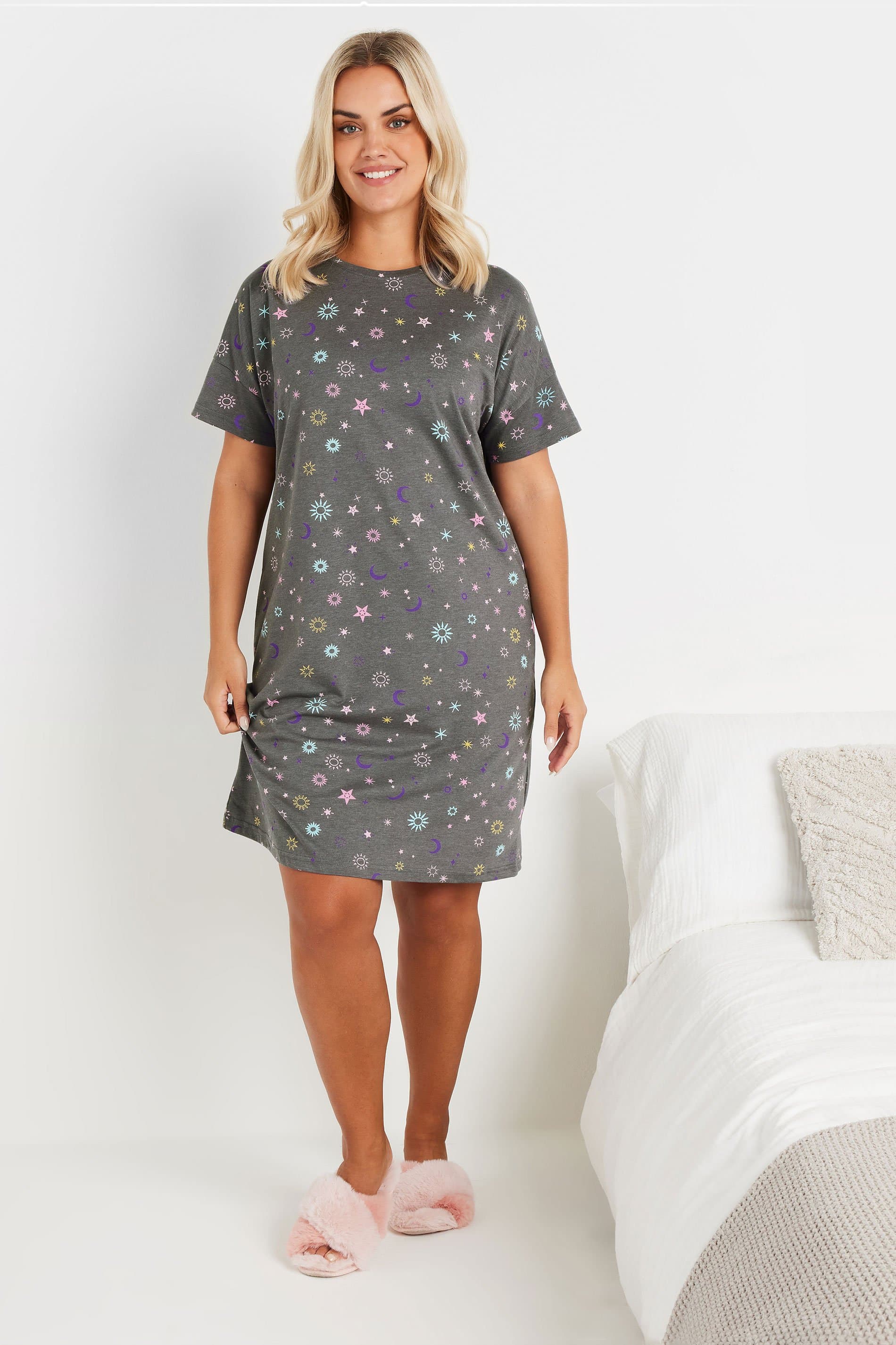 Yours Plus Size Grey Moon & Star Print Sleep Tee Nightdress