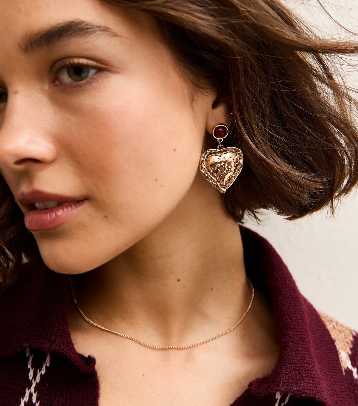 New Look Gold Tone Beaten Heart Burgundy Drop Earrings New Look