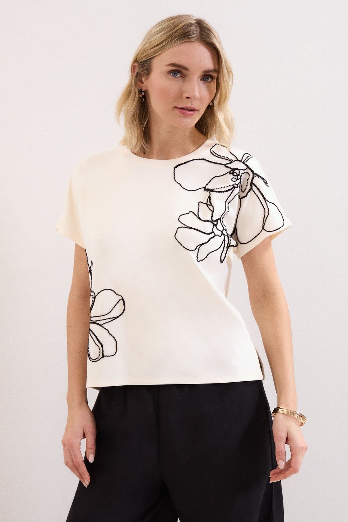 Phase Eight Phase Eight Women's Malani Floral Embroidery T-Shirt in Off-White