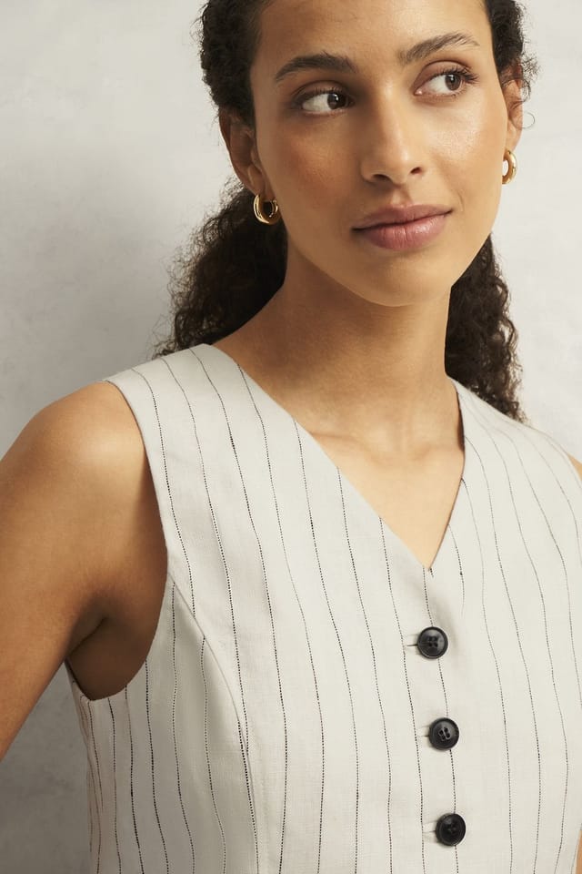 Hobbs London Hobbs London Women's Groombridge V-Neck Tailored Waistcoat in Natural White - 3