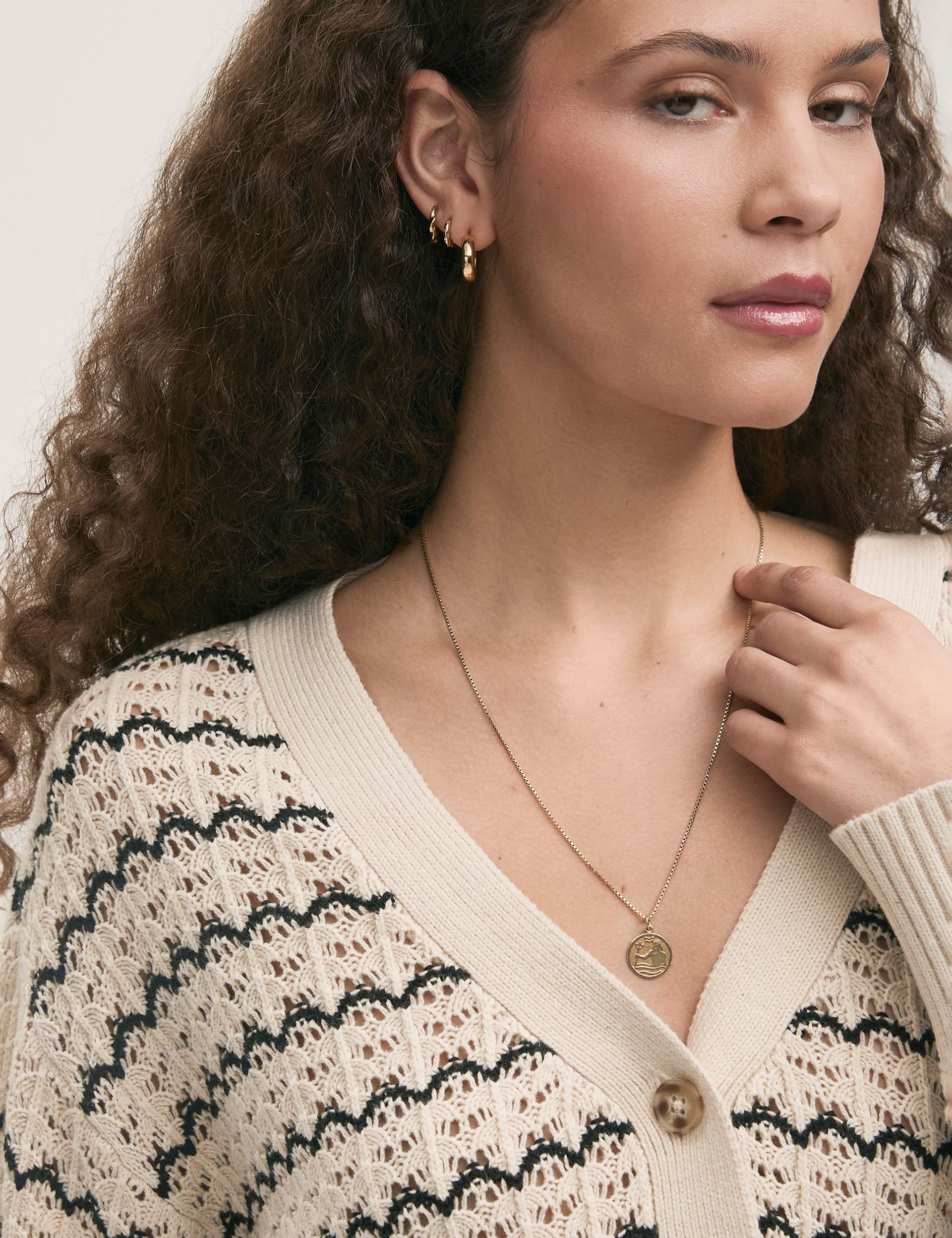 Finery London Finery London Women's Alena V-Neck Crochet Cardigan in Warm White - 2