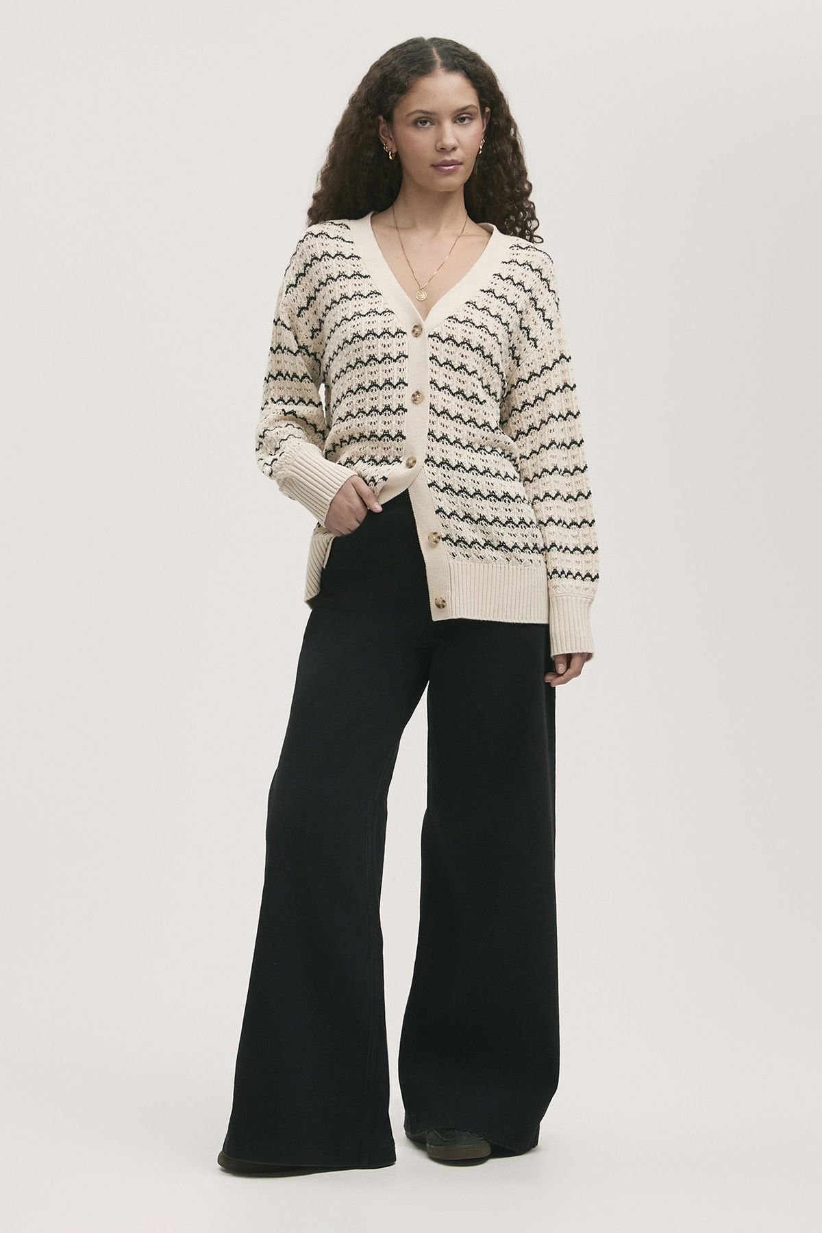 Finery London Finery London Women's Alena V-Neck Crochet Cardigan in Warm White - 4