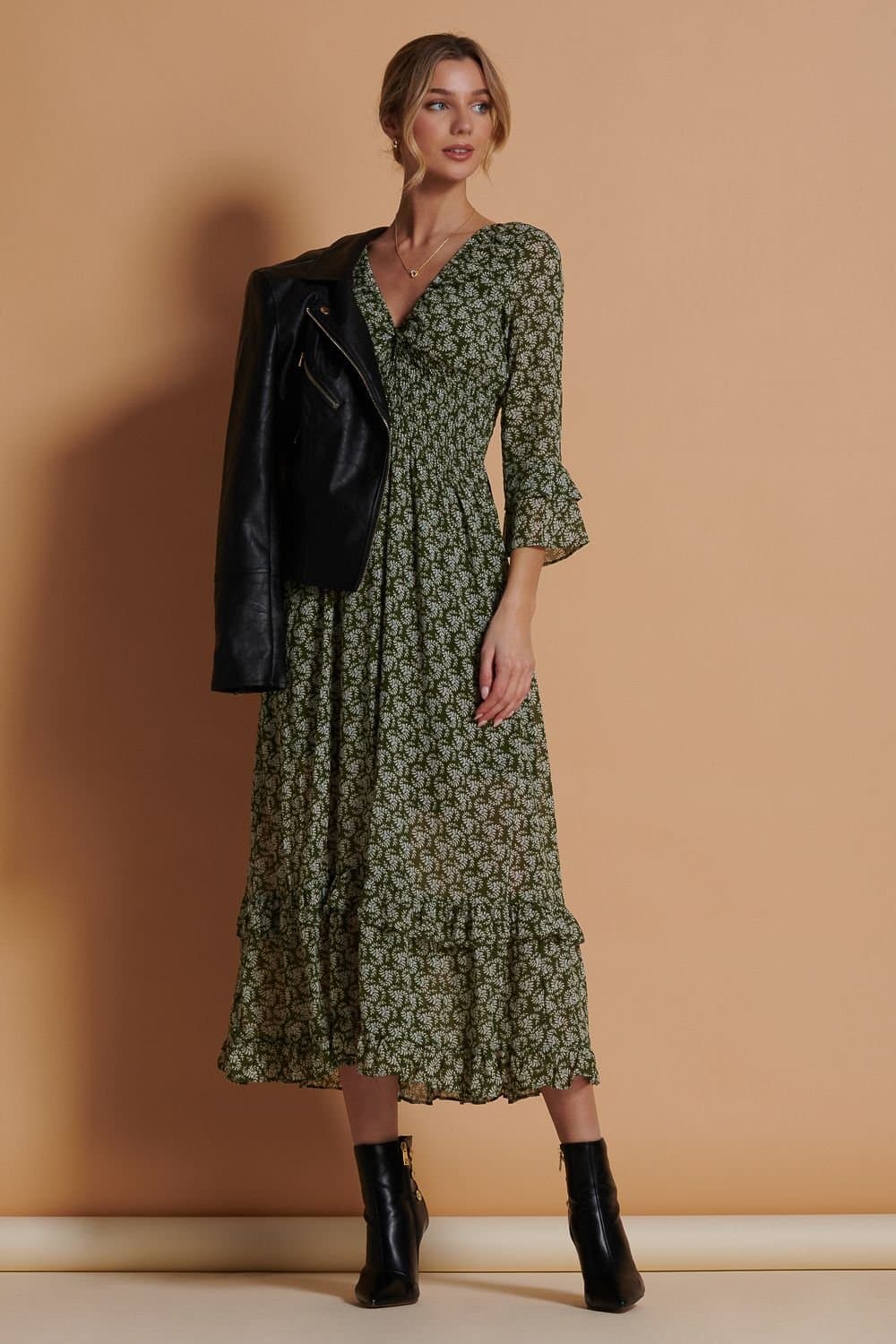 Jolie Moi Jolie Moi Women's Qaiya Shirred Chiffon Maxi Dress in Green