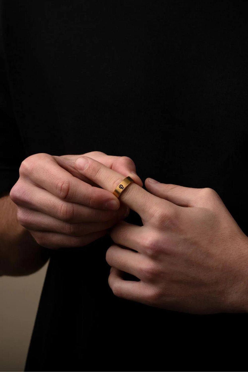 Outrage London Outrage London Men's Gold Personalised 8MM Band Ring - 4