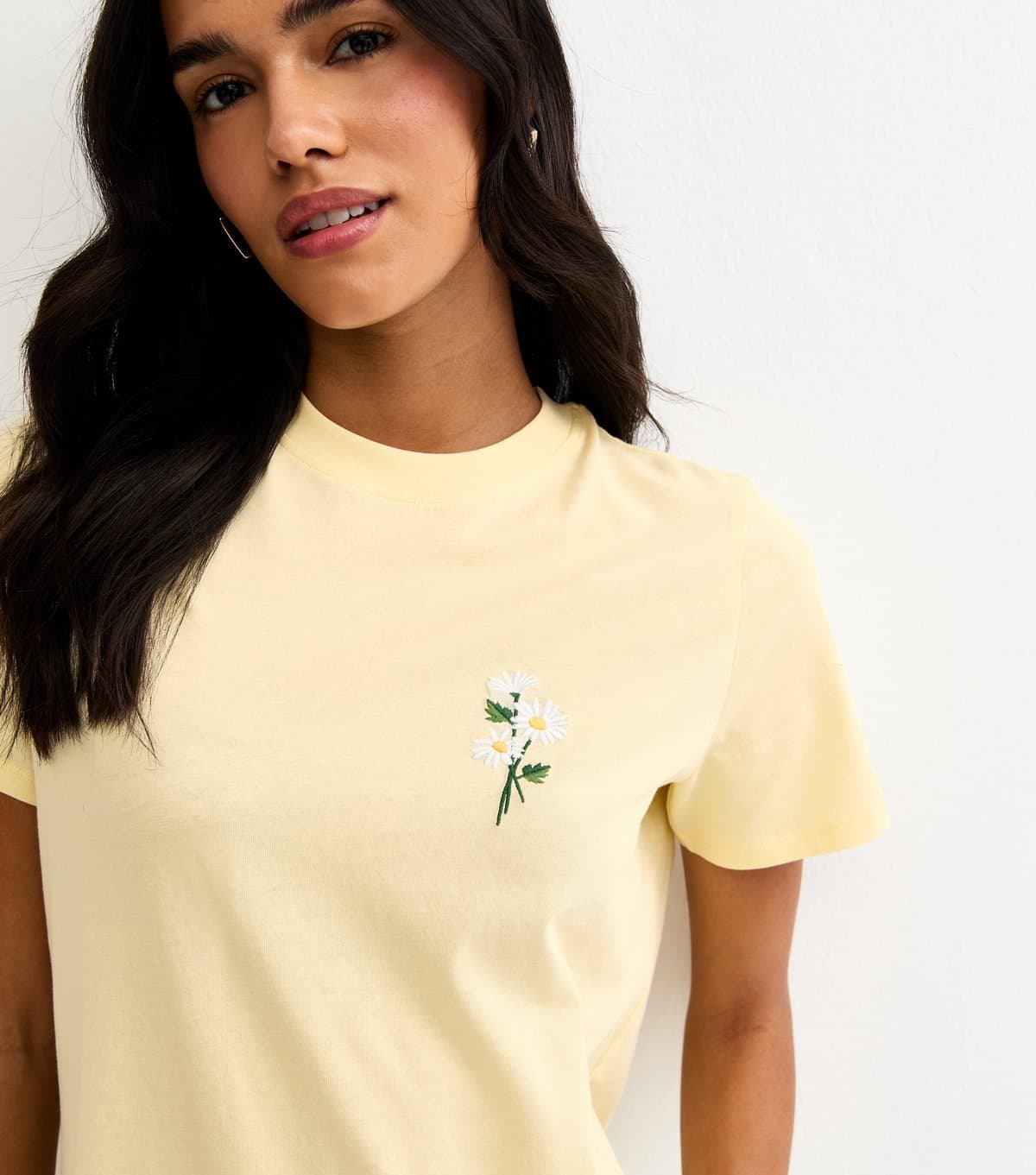 New Look Women's Light Yellow Cotton Embroidered Daisy T-Shirt New Look