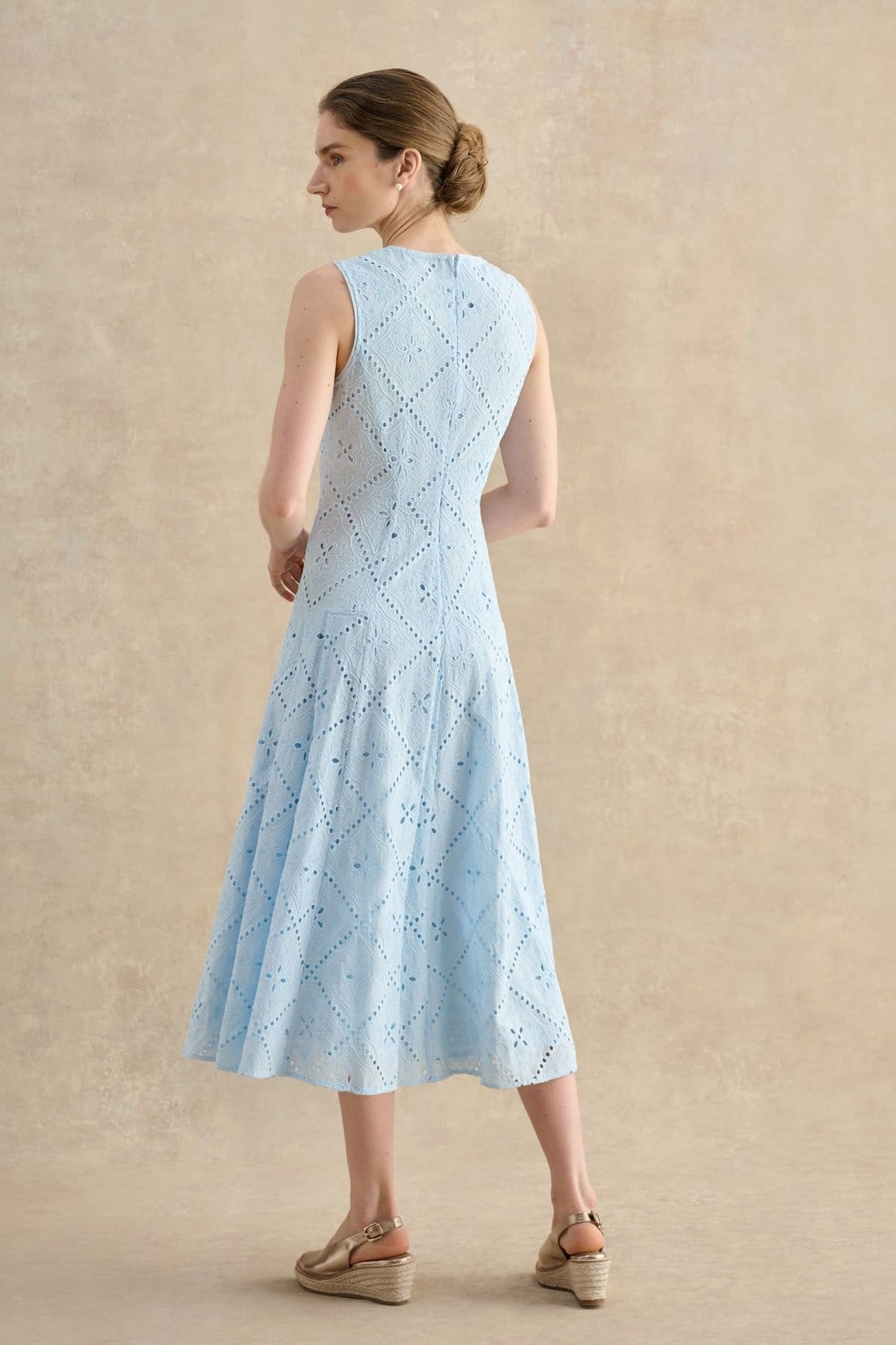 Hobbs London Hobbs London Women's Lexia Embroidered Dress in Baby Blue - 4