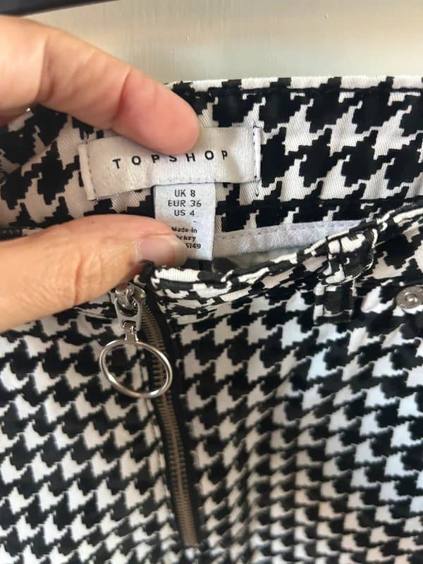 Topshop Topshop Black & White Houndstooth Mini Skirt - Size 8