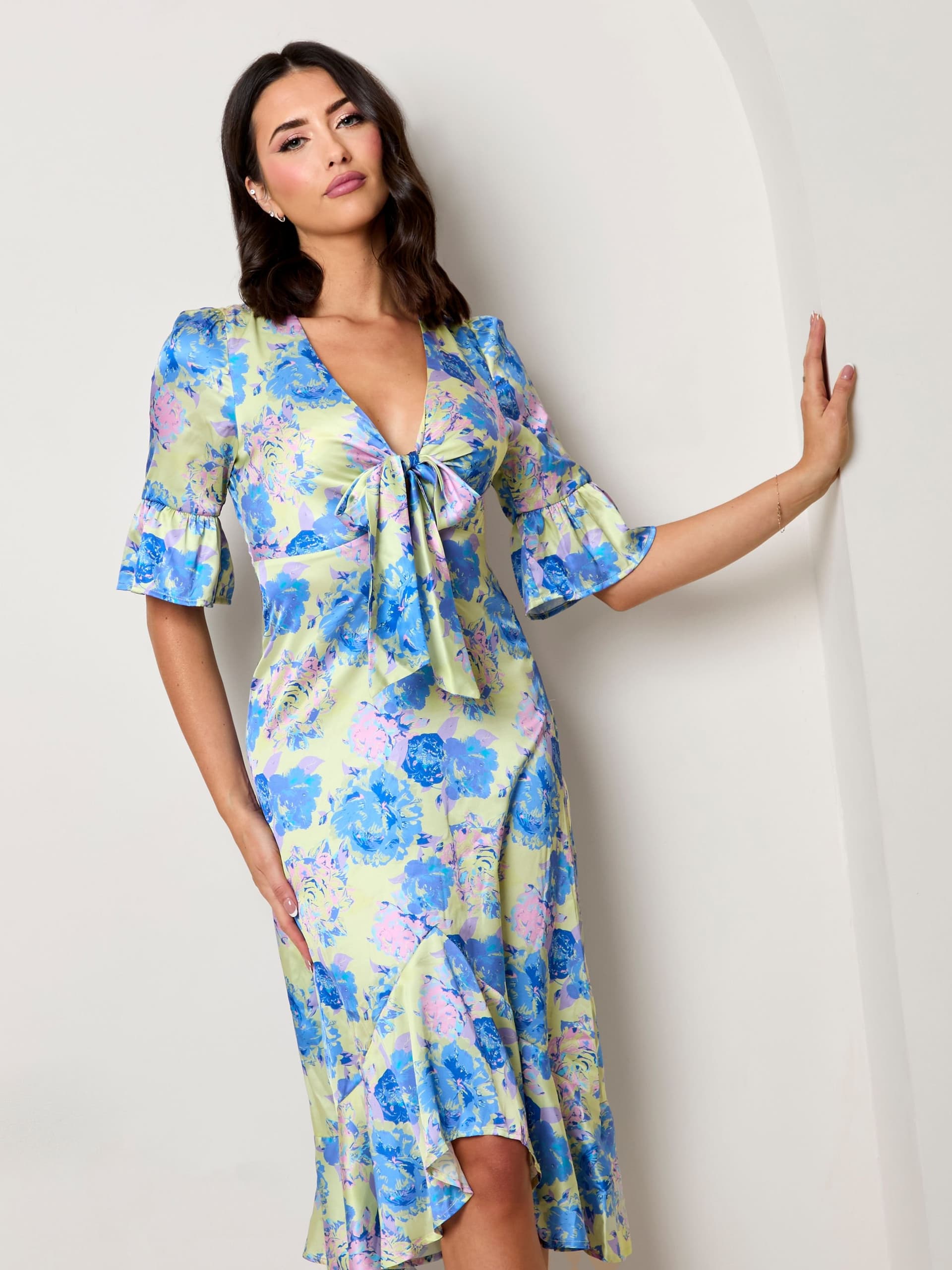 chi chi london Chi Chi London Women's Short Sleeve Tie Front Floral Midi Dress