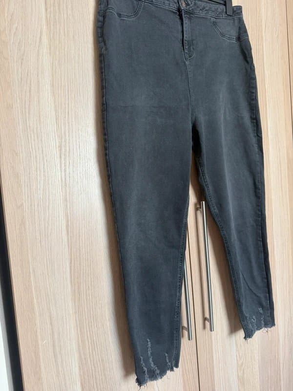 New Look New Look high waist super skinny curve range - size 24
