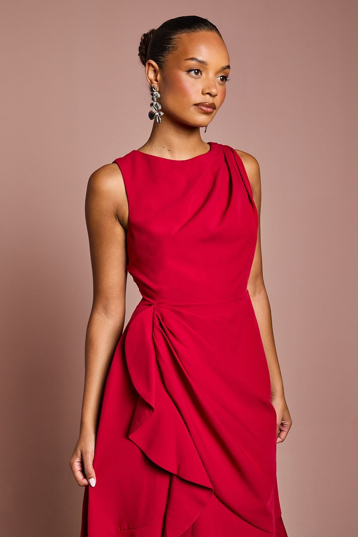 Coast Coast Women's Petite Crepe Ruffle Dress With Low Back in Berry - 4