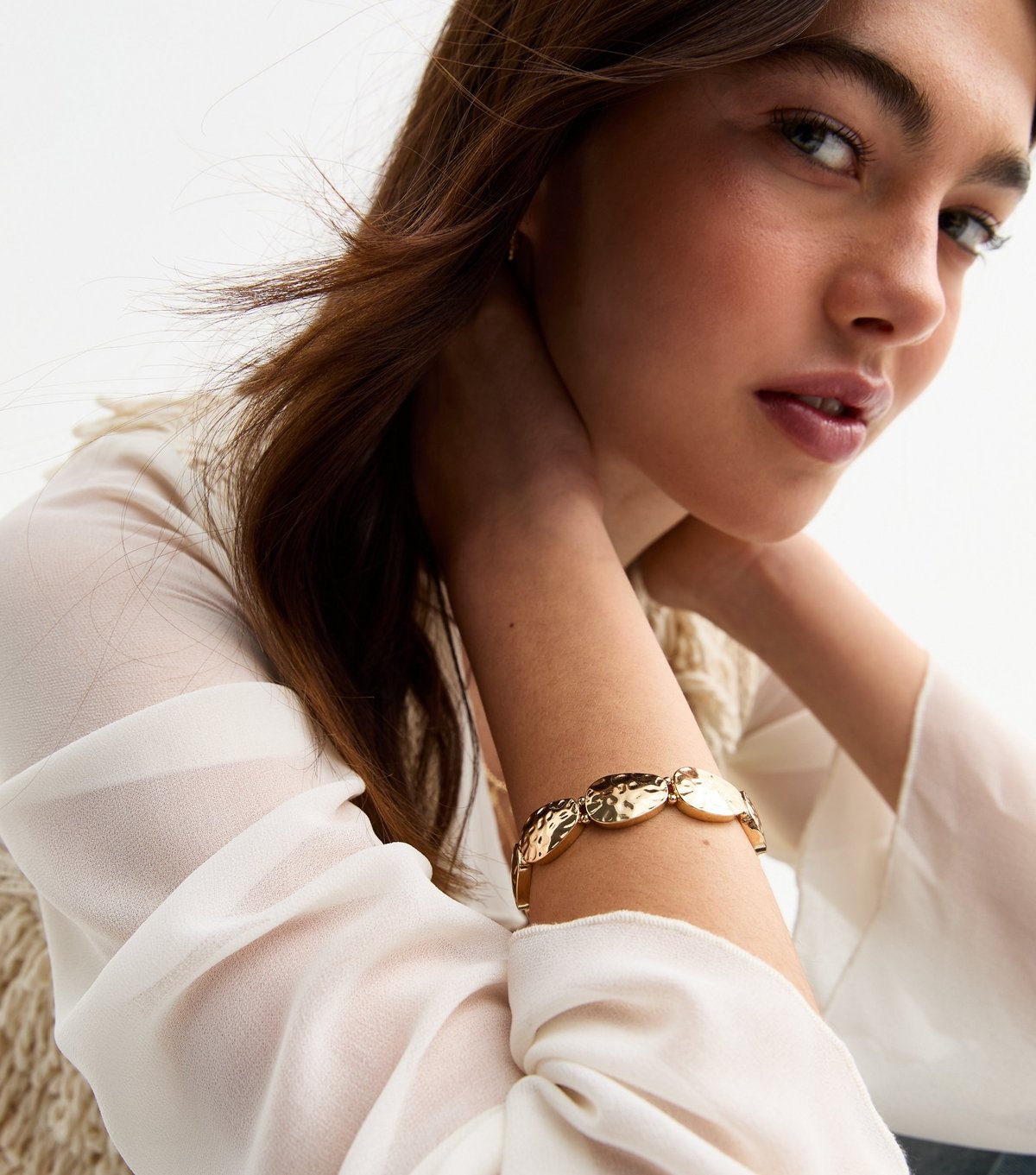 New Look Gold Tone Hammered Circle Bracelet New Look - 2