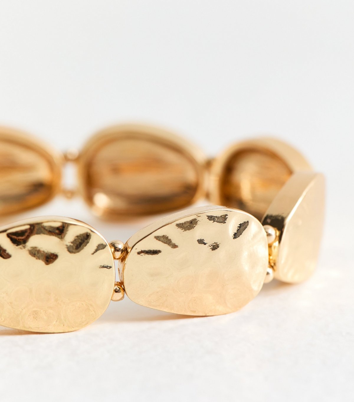 New Look Gold Tone Hammered Circle Bracelet New Look - 4