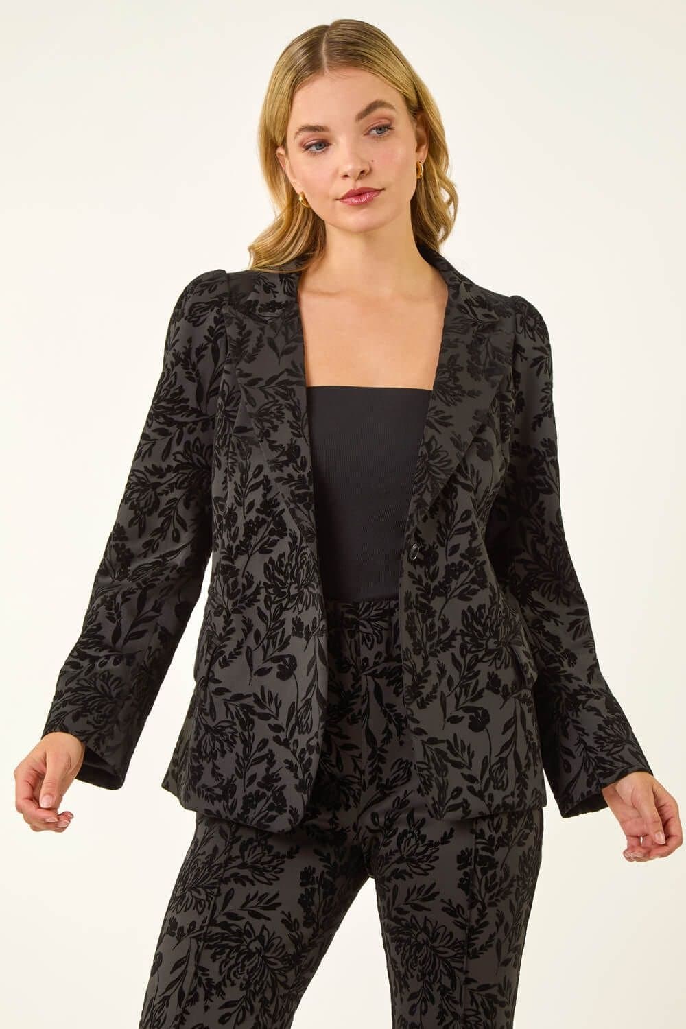 Dusk Dusk Women's Flocked Premium Stretch Blazer in Black