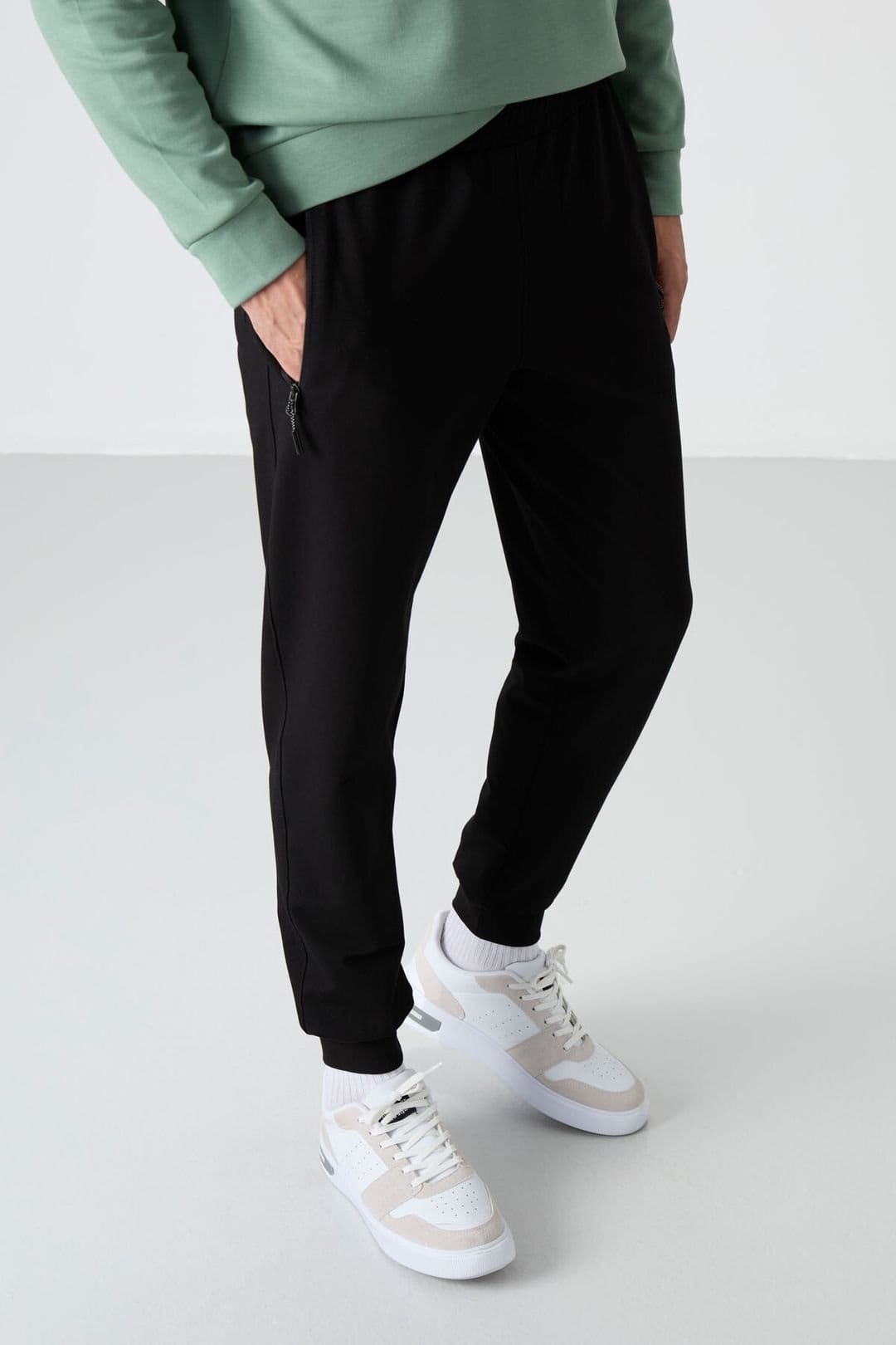 Tommy Life Tommy Life Men's Solid Pull-on Sweatpants With Zip Pocket in Black - 4