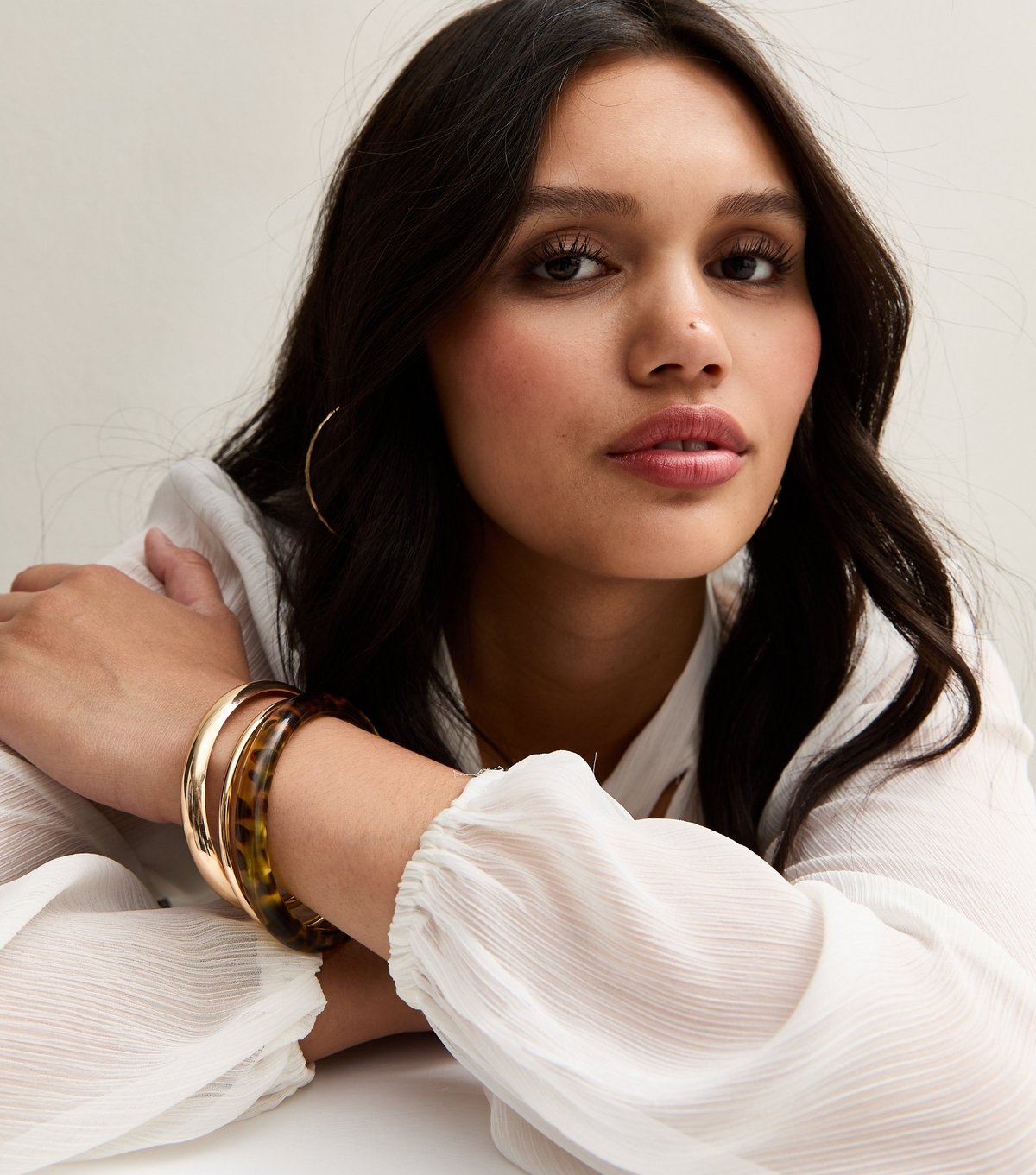 New Look Pack of 3 Gold Tone and Tortoiseshell Effect Resin Bangles New Look - 2