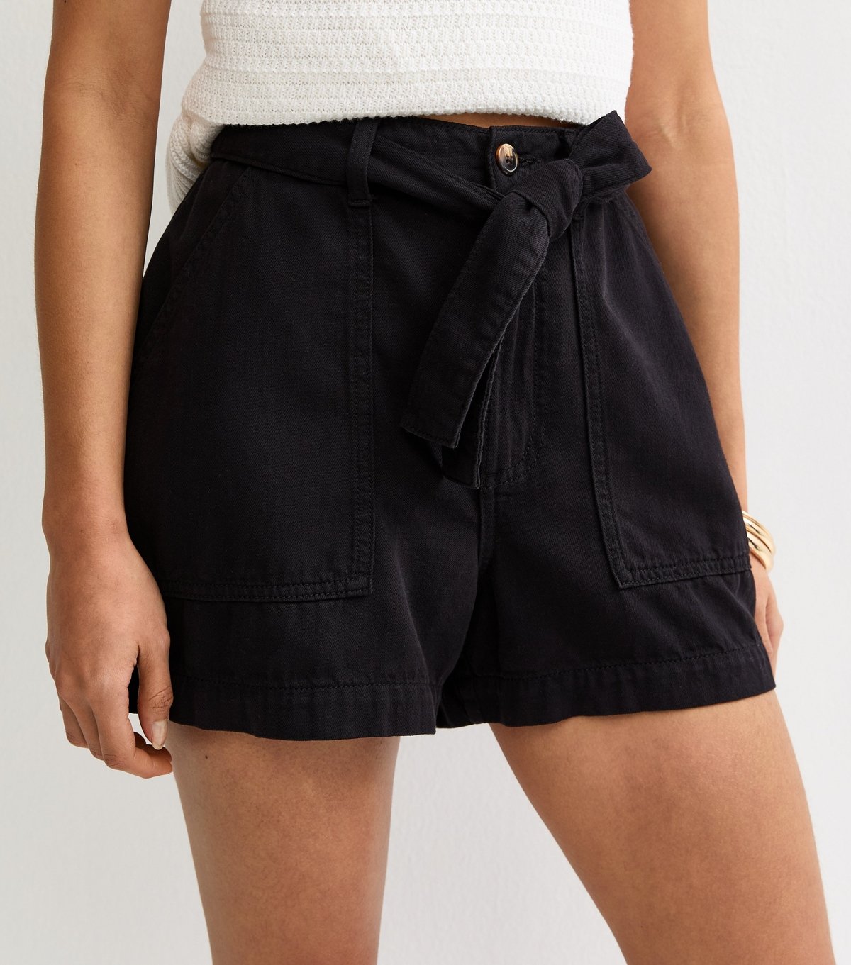 New Look Women's Black Cotton Twill Cargo Shorts New Look - 2