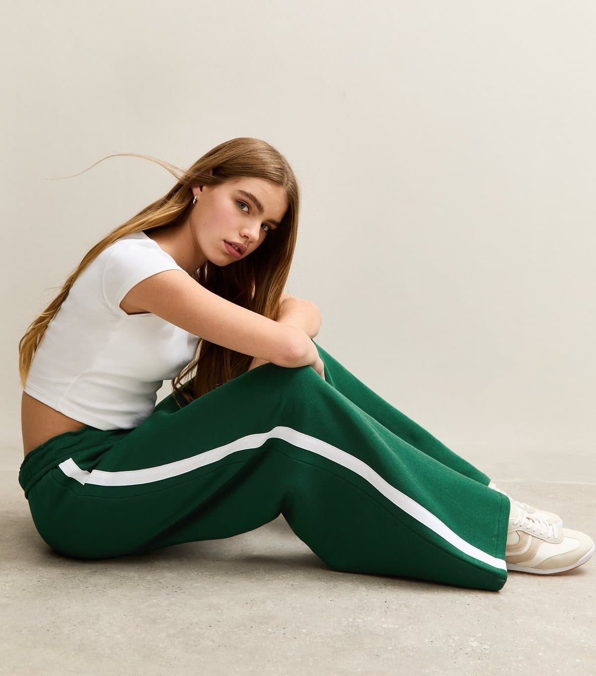 New Look Girls' Dark Green Contrast Trim Super Wide Leg Joggers New Look