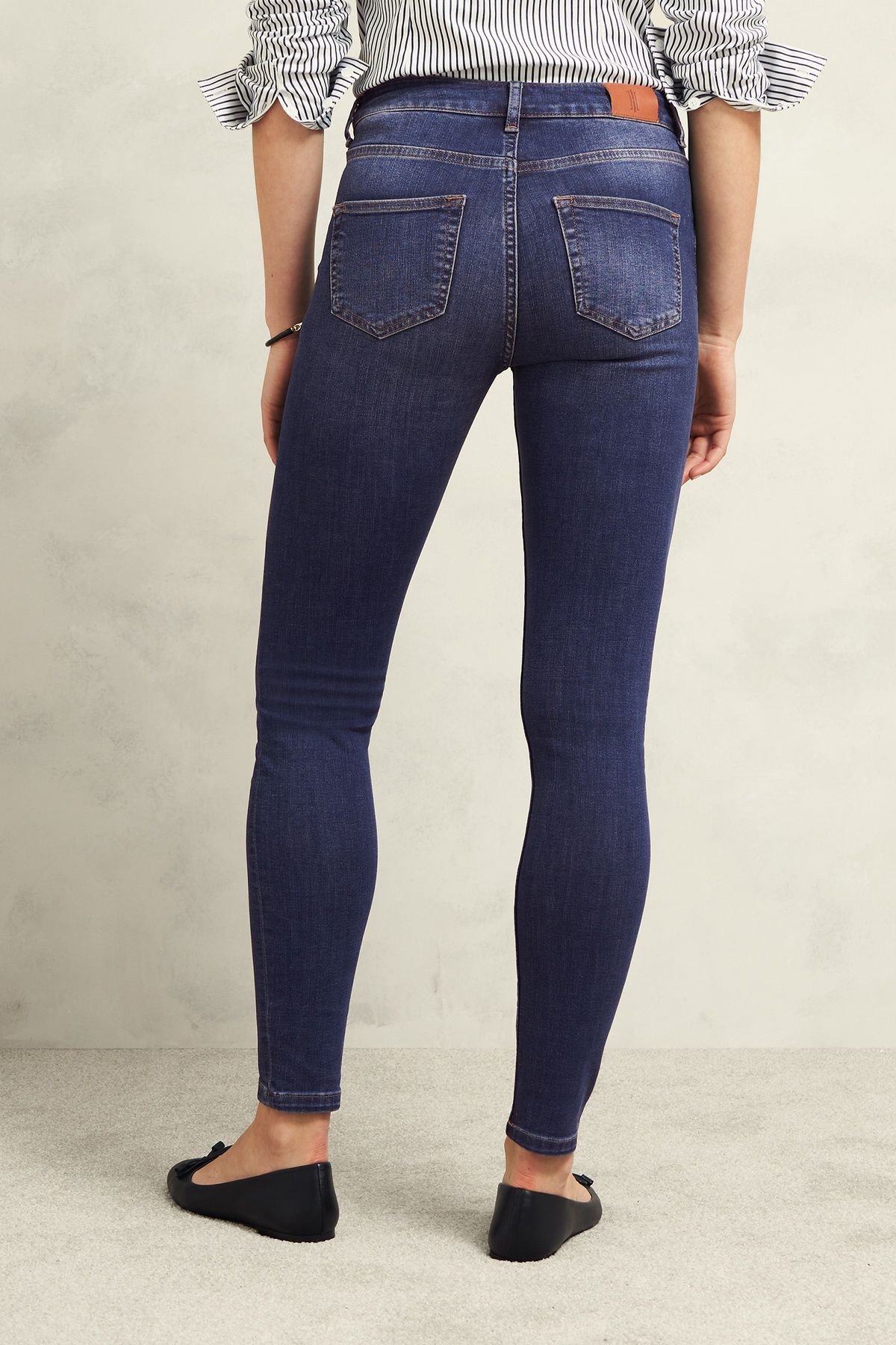 Hobbs London Hobbs London Women's Gia Sculpting Jeans in Dark Indigo - 4