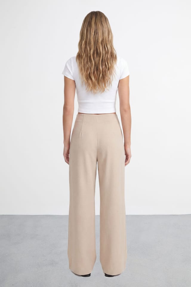 Warehouse Warehouse Women's Extreme High Waisted Wide Leg Pleated Tailored Trousers in Stone - 3