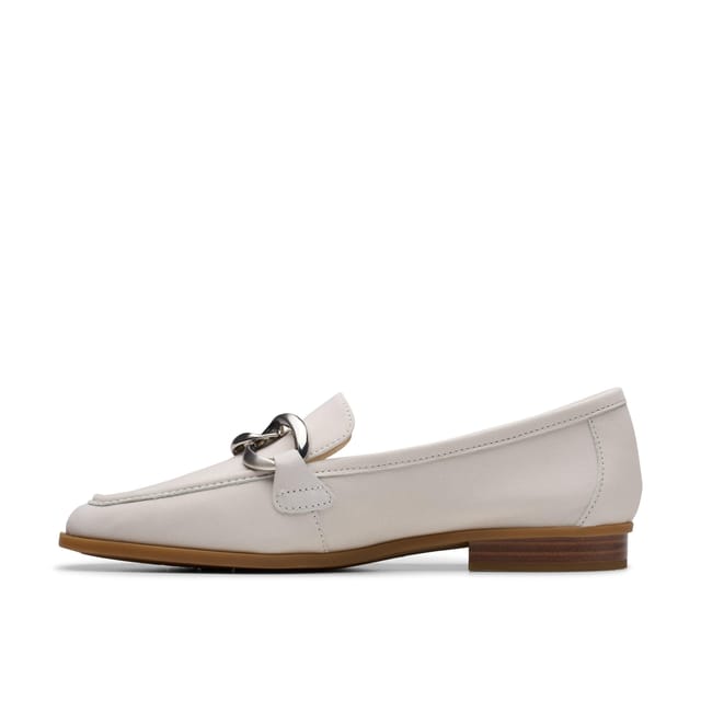 Clarks Clarks Women's Sarafyna Iris Off-White Leather Loafers, Slip Ons in White - 2