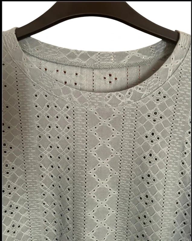 Blooming Jelly A woman's short T-shirt top. Size S