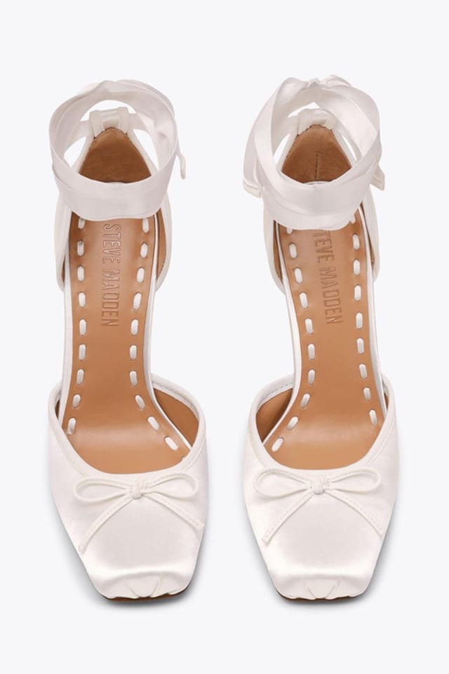 Steve Madden STEVE MADDEN Women's 'Larina White Satin' Fabric Heels - 2