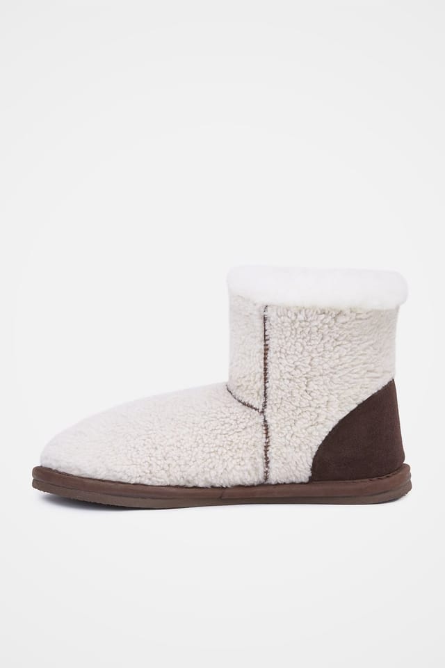 Celtic & Co Celtic & Co Women's Teddy Sheepskin Shortie Boots in Off-White - 3