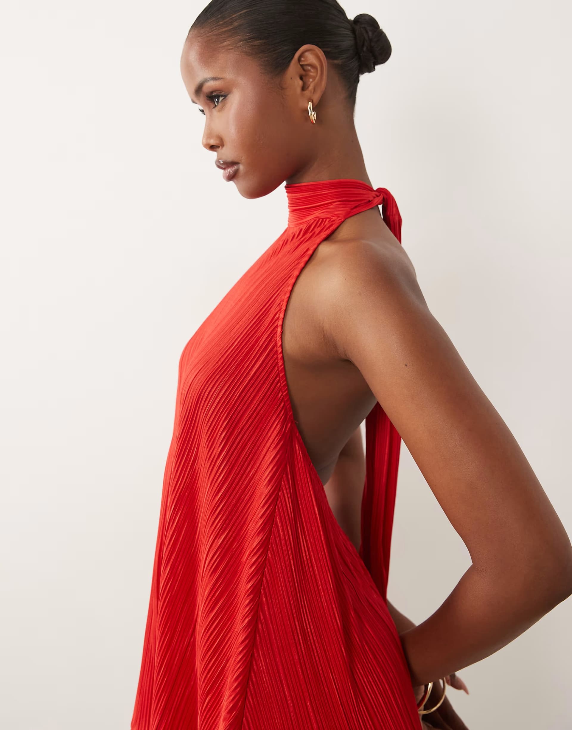 ASOS ASOS DESIGN plisse halter neck mini dress with ruffle hem in red