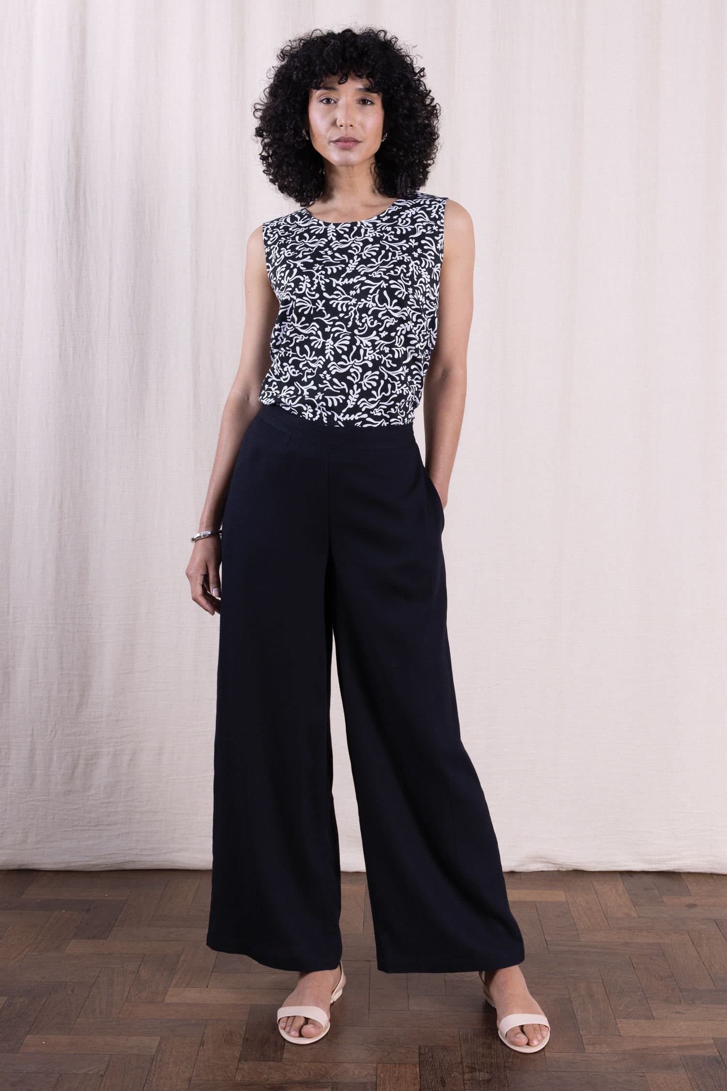 Nomads Clothing Nomads Clothing Women's Women Linen Wide Leg Plain Trousers in Black